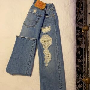 Mens Levi 501 distressed jeans